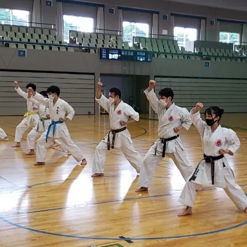 稽古をしている様子