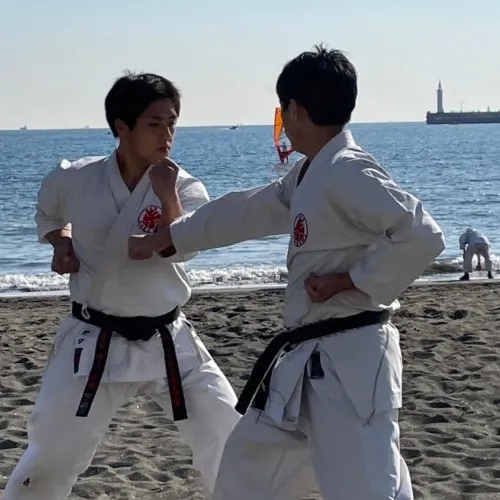 稽古をしている様子